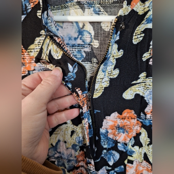 Floral Long Sleeve Tee Zip Up - Picture 2 of 3